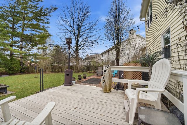 24 Bay Pointe Drive, Bloomington, IL 61704