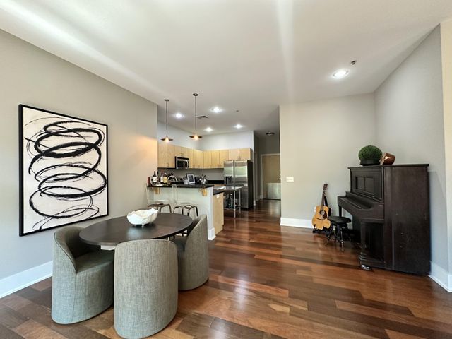 2201 8th Ave S Apt 101, Nashville, TN 37204