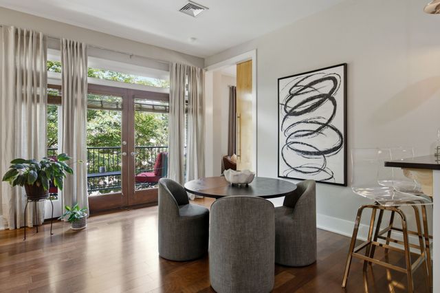 2201 8th Ave S Apt 101, Nashville, TN 37204