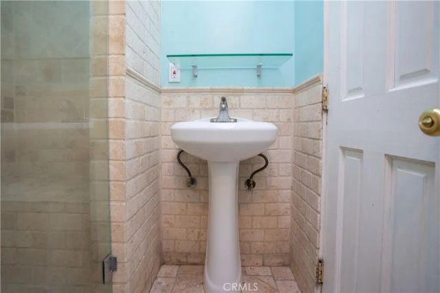 8855 Tyrone Avenue, Panorama City, CA 91402