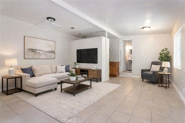 8855 Tyrone Avenue, Panorama City, CA 91402