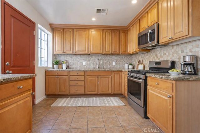 8855 Tyrone Avenue, Panorama City, CA 91402