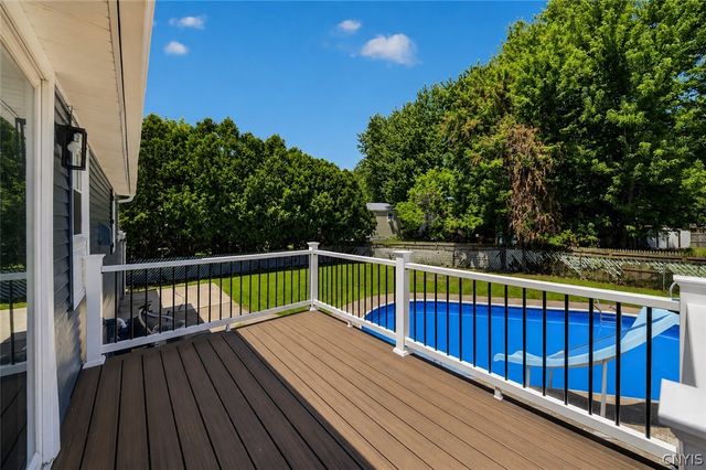 4265 Hunting Creek Drive, Clay, NY 13041