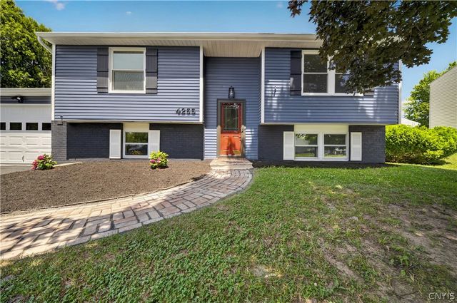 4265 Hunting Creek Drive, Clay, NY 13041
