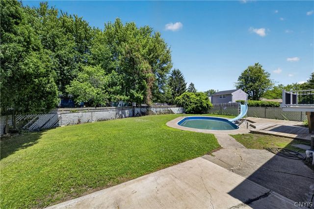 4265 Hunting Creek Drive, Clay, NY 13041