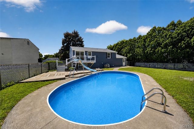 4265 Hunting Creek Drive, Clay, NY 13041