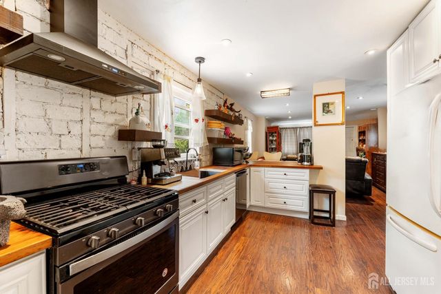27 Division Street, South River, NJ 08882