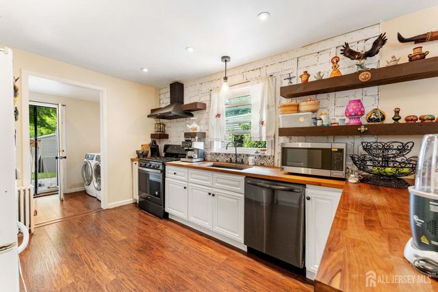 27 Division Street, South River, NJ 08882