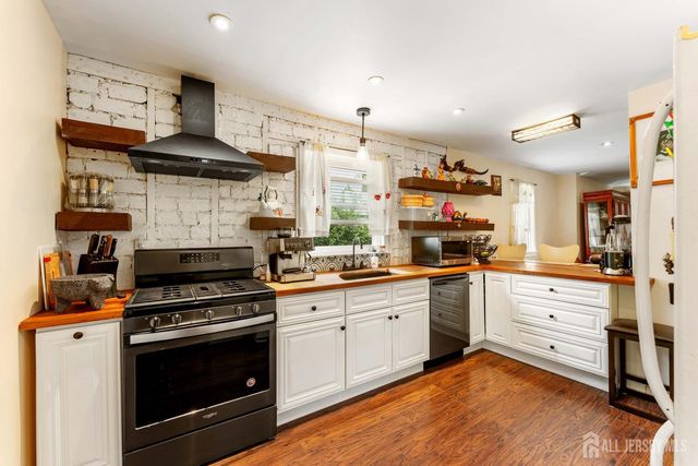 27 Division Street, South River, NJ 08882