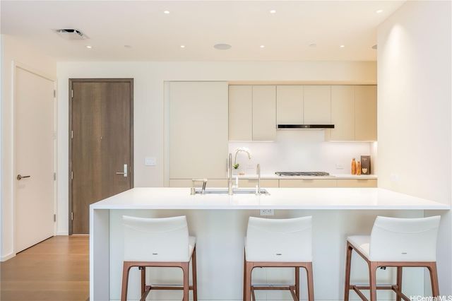 1388 Ala Moana Boulevard 7703, Honolulu, HI 96814