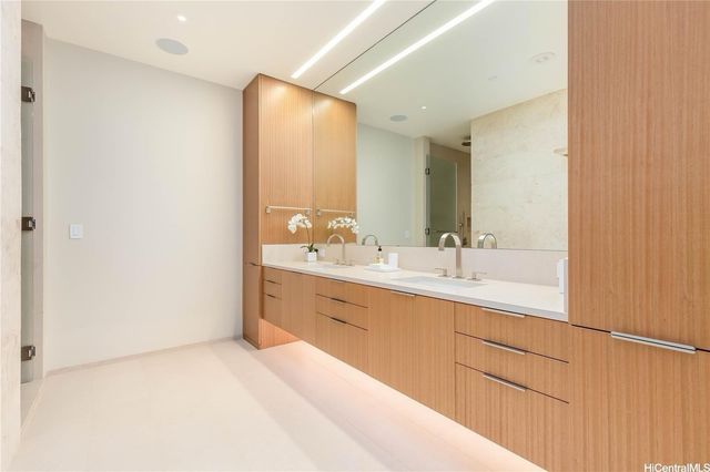 1388 Ala Moana Boulevard 7703, Honolulu, HI 96814