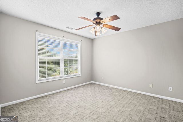 1304 Buttermilk Ln, Griffin, GA 30224