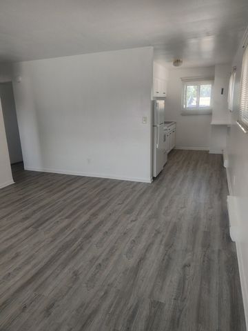 1039 Sheridan Road 3, Winthrop Harbor, IL 60096