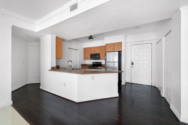 1830 Radius Drive 405, Hollywood, FL 33020