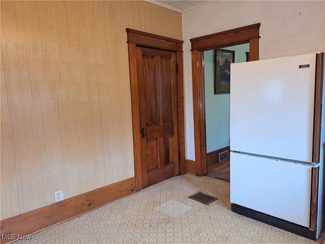 139 East Street, Lore City, OH 43755