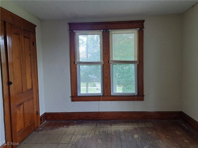 139 East Street, Lore City, OH 43755