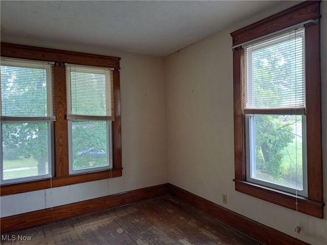 139 East Street, Lore City, OH 43755