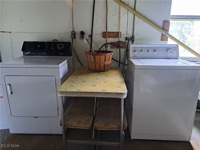 139 East Street, Lore City, OH 43755