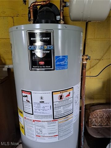 139 East Street, Lore City, OH 43755