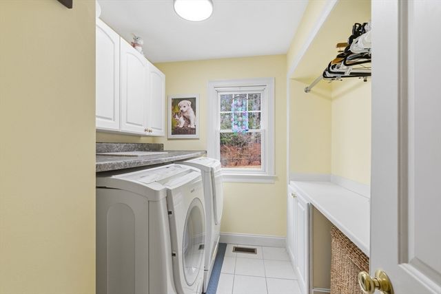 7 Farmside Dr, Pembroke, MA 02359