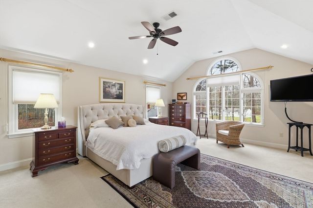 7 Farmside Dr, Pembroke, MA 02359