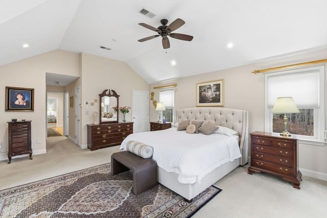 7 Farmside Dr, Pembroke, MA 02359