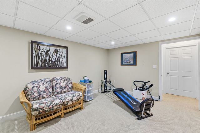 7 Farmside Dr, Pembroke, MA 02359