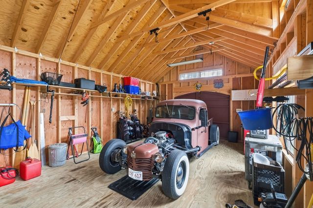 7 Farmside Dr, Pembroke, MA 02359