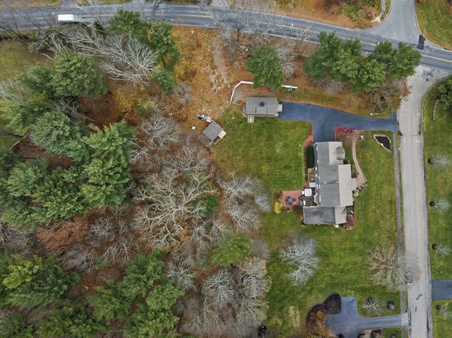 7 Farmside Dr, Pembroke, MA 02359