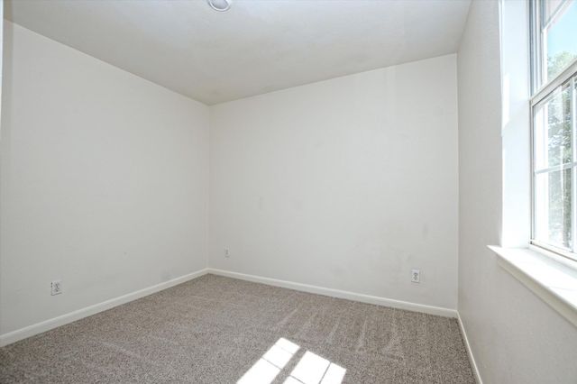 101 S Mockingbird CIR, Cedar Creek, TX 78612