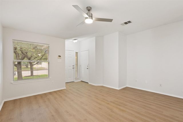 437 Sweet Leaf LN, Pflugerville, TX 78660