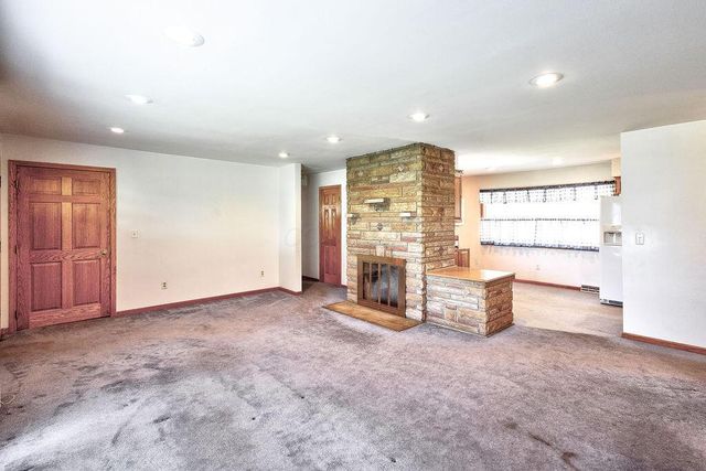 111 Barb Avenue, Heath, OH 43056