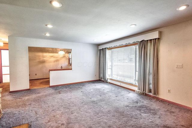 111 Barb Avenue, Heath, OH 43056