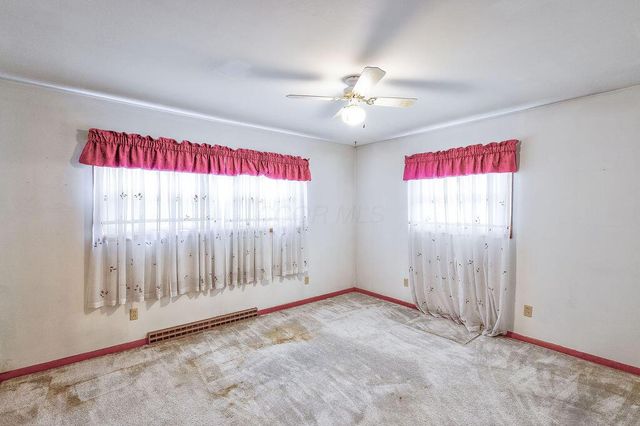 111 Barb Avenue, Heath, OH 43056