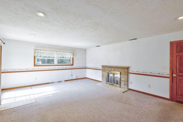 111 Barb Avenue, Heath, OH 43056