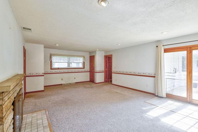 111 Barb Avenue, Heath, OH 43056