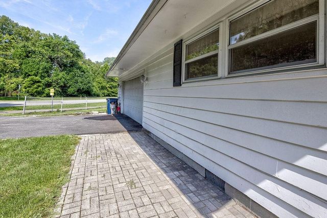 111 Barb Avenue, Heath, OH 43056