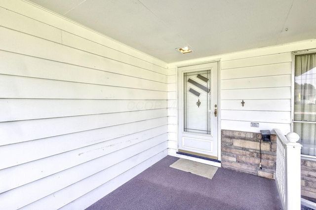 111 Barb Avenue, Heath, OH 43056