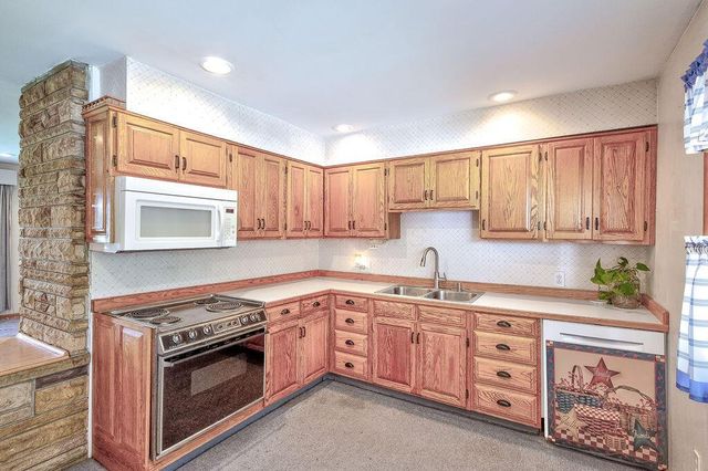 111 Barb Avenue, Heath, OH 43056