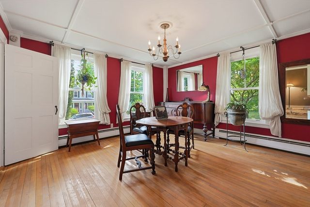 19 King St, Groveland, MA 01834