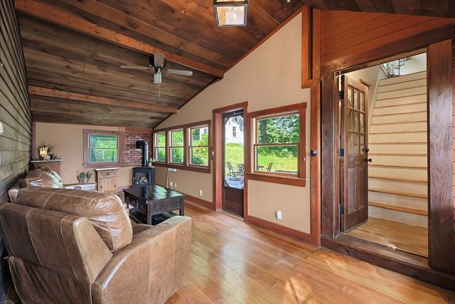19 King St, Groveland, MA 01834
