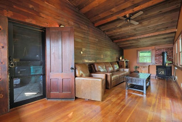 19 King St, Groveland, MA 01834