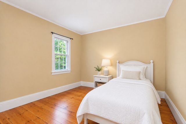 19 King St, Groveland, MA 01834