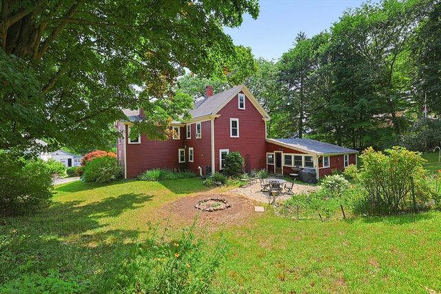 19 King St, Groveland, MA 01834