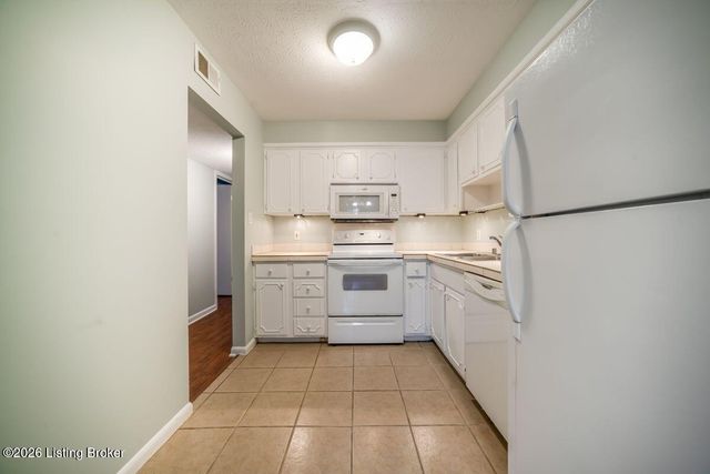 1815 Gardiner Ln G58, Louisville, KY 40205