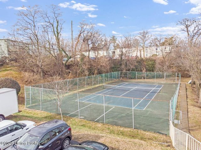 1815 Gardiner Ln G58, Louisville, KY 40205