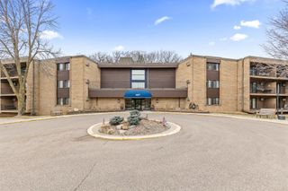 5697 Green Circle Drive 213, Minnetonka, MN 55343