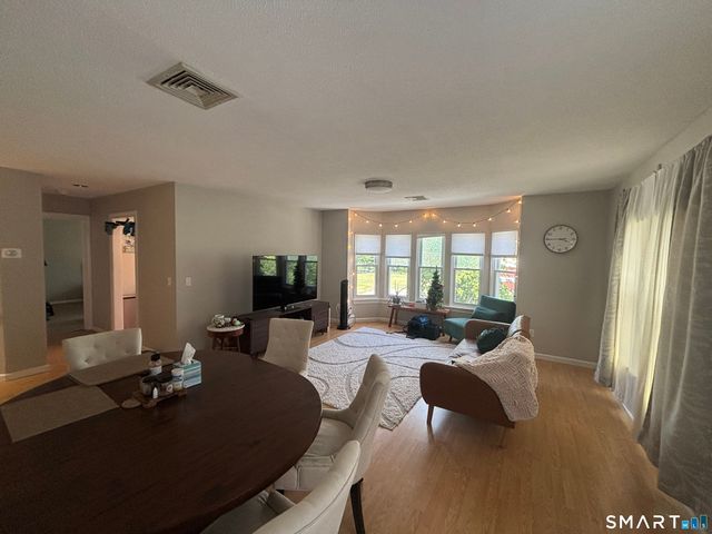 15 Highland Street 202, West Hartford, CT 06119