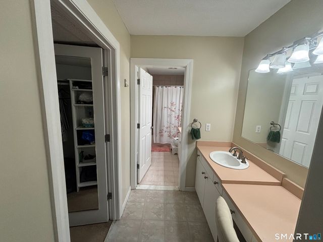 15 Highland Street 202, West Hartford, CT 06119