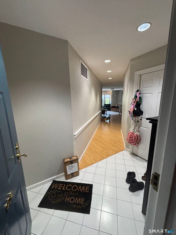 15 Highland Street 202, West Hartford, CT 06119
